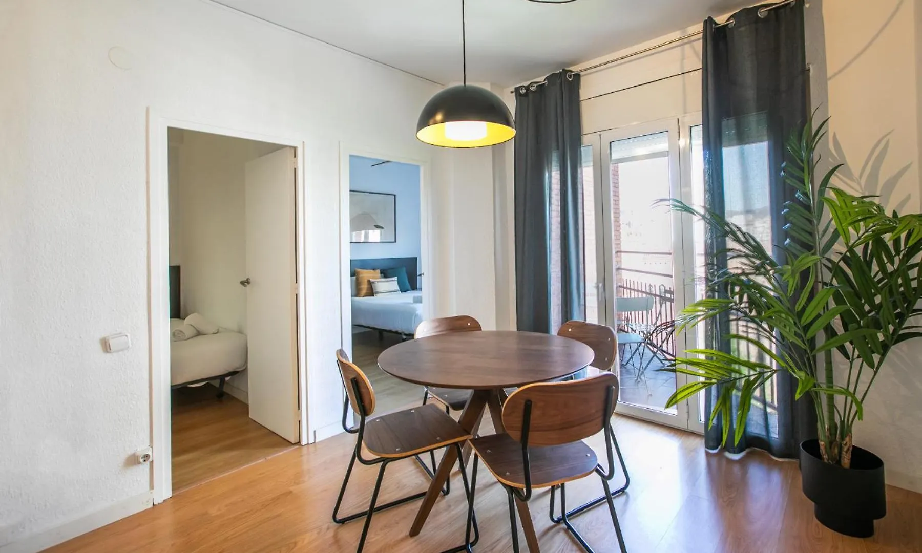 شقة 72Grvcc1066- Near Sagrada Familia برشلونة 0*,  إسبانيا